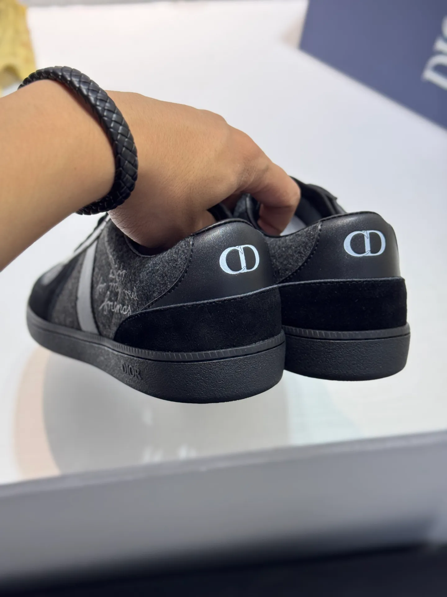 Men's shoes 💰400 [New style] 🎠🎠Dior🔍Top purchasing agent🇮🇹Di's hot model super popular sneakers are synchronized with the new product counters. The uppers are made of original Italian imported cowhide. The logo graphics are perfectly reproduced with complex craftsmanship necessary for fashionistas. The lining of imported soft sheepskin Sole: The original sole is specially provided by the original factory. The exclusive movable molded sole is super comfortable. The original factory follows the order. 🔍🔍Multiple colors are available. You can enter and exit the counter at will. Welcome to compare. A must-have for trendy men. Code number: 38-44 (45 customized
